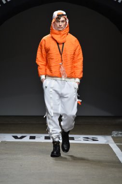 model tasarımları, assk için pist yürür