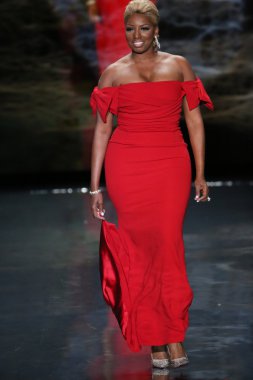 Nene leakes giydiği dolce ve gabbana