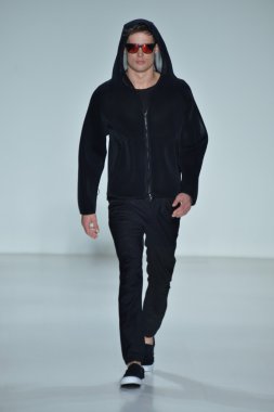 modeline göre NAUTICA siyah yelken