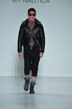 modeline göre NAUTICA siyah yelken