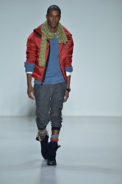 modeline göre NAUTICA siyah yelken