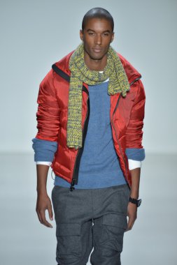 modeline göre NAUTICA siyah yelken