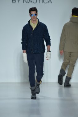 modeline göre NAUTICA siyah yelken