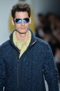 modeline göre NAUTICA siyah yelken