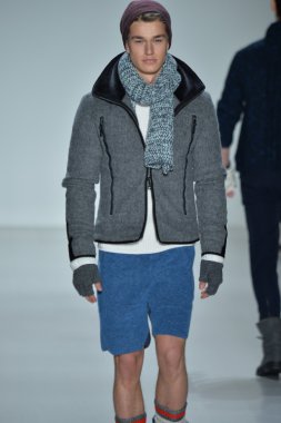 modeline göre NAUTICA siyah yelken