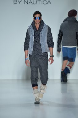 modeline göre NAUTICA siyah yelken