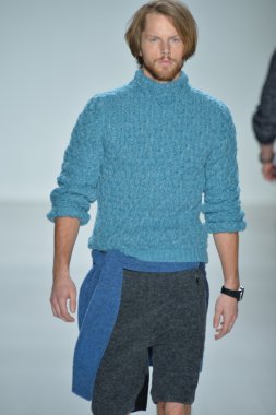 modeline göre NAUTICA siyah yelken