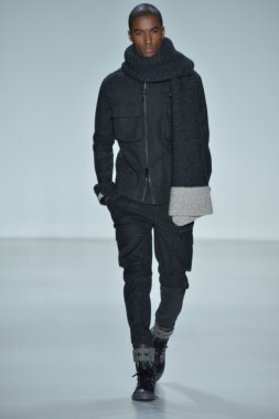 modeline göre NAUTICA siyah yelken