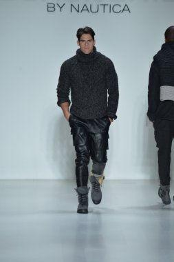 modeline göre NAUTICA siyah yelken