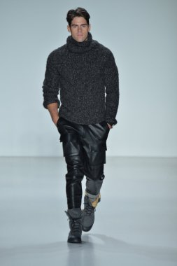 modeline göre NAUTICA siyah yelken