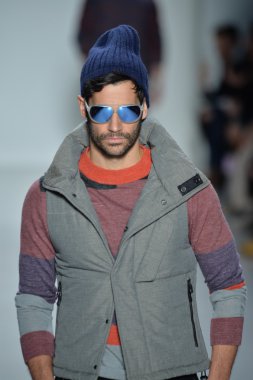 modeline göre NAUTICA siyah yelken