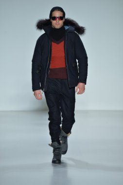 modeline göre NAUTICA siyah yelken