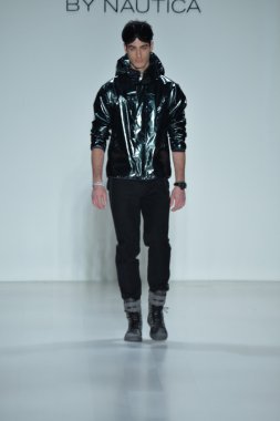 modeline göre NAUTICA siyah yelken