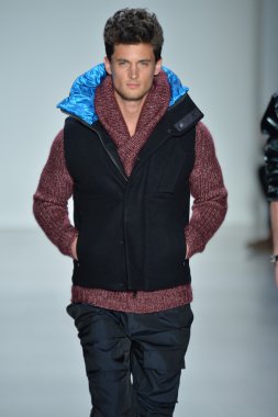 modeline göre NAUTICA siyah yelken