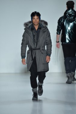 modeline göre NAUTICA siyah yelken