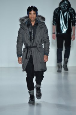 modeline göre NAUTICA siyah yelken