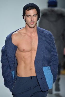 modeline göre NAUTICA siyah yelken