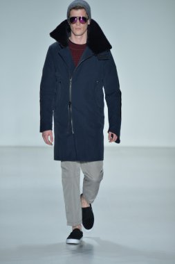 modeline göre NAUTICA siyah yelken