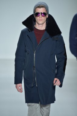 modeline göre NAUTICA siyah yelken