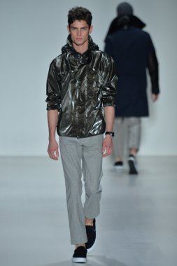 modeline göre NAUTICA siyah yelken