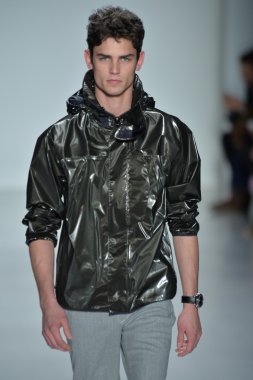 modeline göre NAUTICA siyah yelken