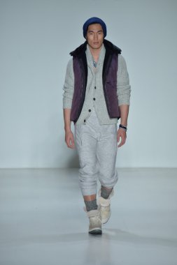 modeline göre NAUTICA siyah yelken