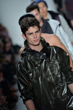 modeller, nautica tarafından siyah yelken