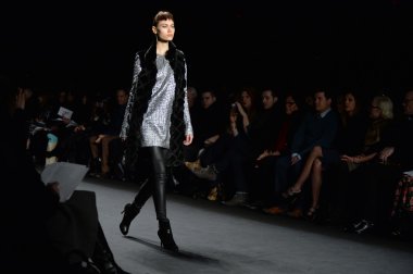 carmen marc valvo modeli