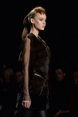 carmen marc valvo modeli