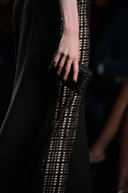 carmen marc valvo modeli