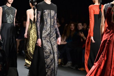 carmen marc valvo modelleri