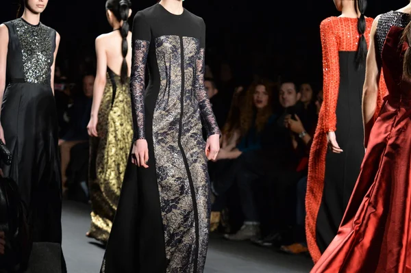 carmen marc valvo modelleri