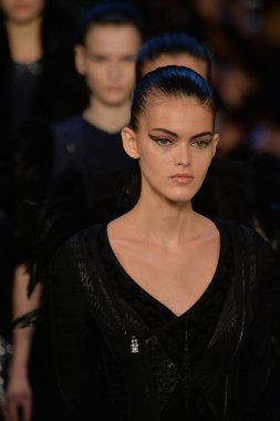 tarafından max azria herve leger, modelleri