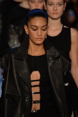 tarafından max azria herve leger, modelleri