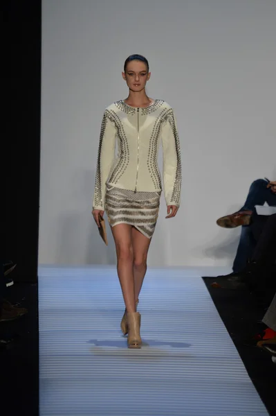 Model at Herve Leger By Max Azria — Stock Photo, Image