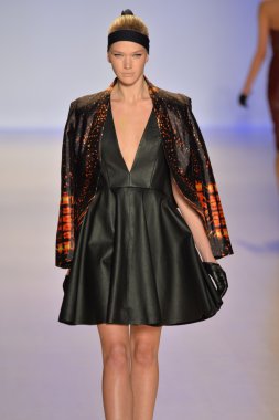 meskita moda şovunda modeli