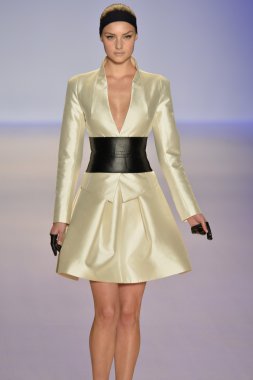 meskita moda şovunda modeli