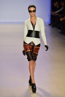 meskita moda şovunda modeli