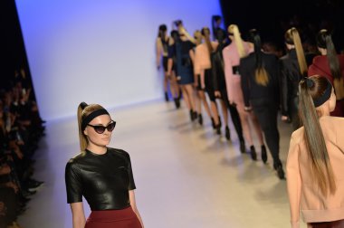 modelleri pist finale meskita moda, show