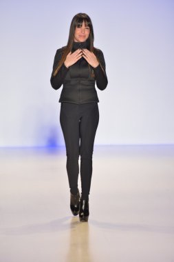 ドバイ、アラブ首長国連邦-11 月 02、2013年: インテリア イブン バトゥータ モール店。各売り場はさまざまな国のスタイルで装飾され