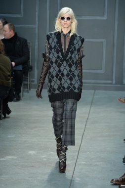 vera wang defile, model