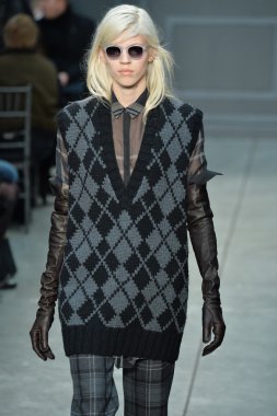 vera wang defile, model