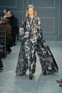 vera wang defile, model