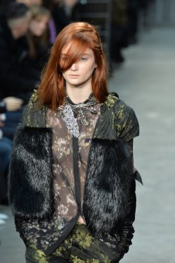 vera wang defile, model