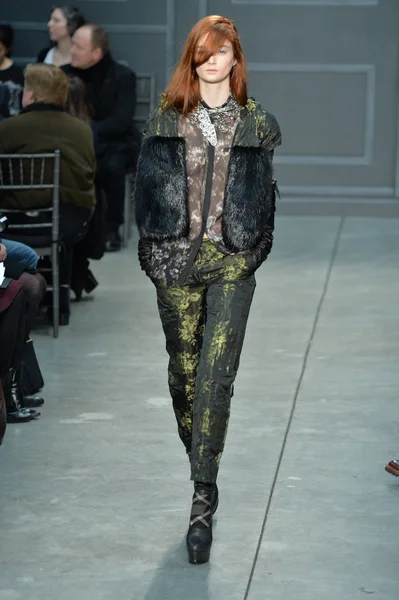 vera wang defile, model