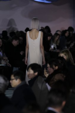 model yürür pist marc jacobs