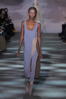 model yürür pist marc jacobs