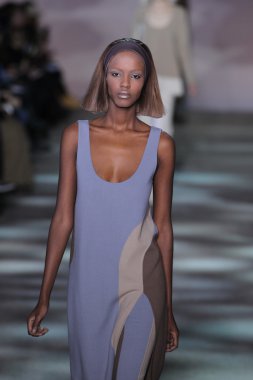 model yürür pist marc jacobs