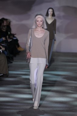 model yürür pist marc jacobs