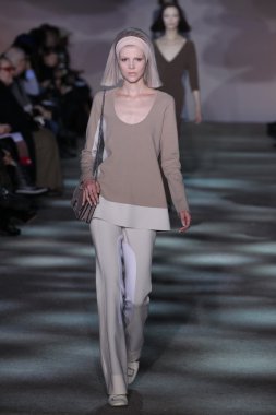 model yürür pist marc jacobs